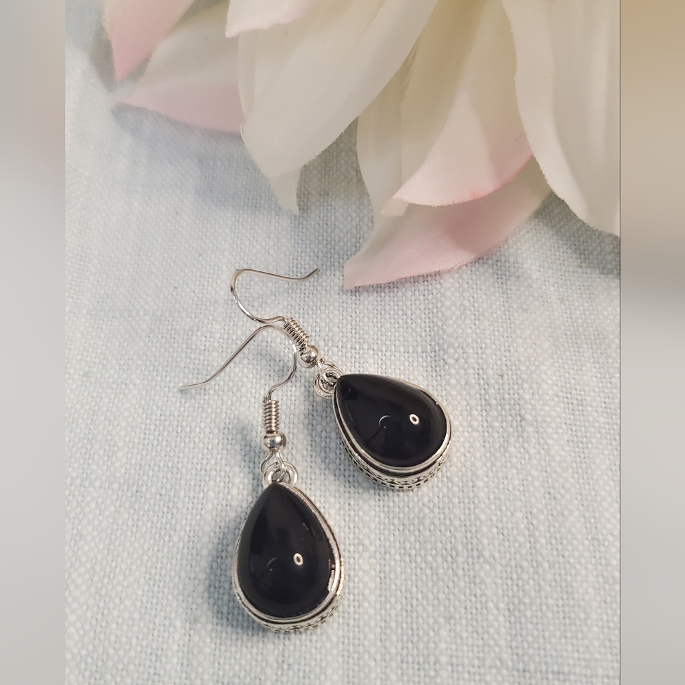 Black onyx earrings NWT